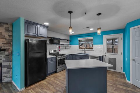 Tiny photo for 485 SE Ponderosa Drive, Madras, OR 97741 (MLS # 220213961)