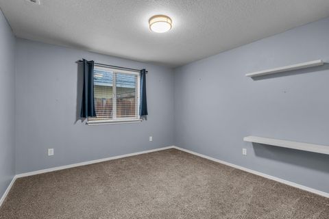 Tiny photo for 485 SE Ponderosa Drive, Madras, OR 97741 (MLS # 220213961)