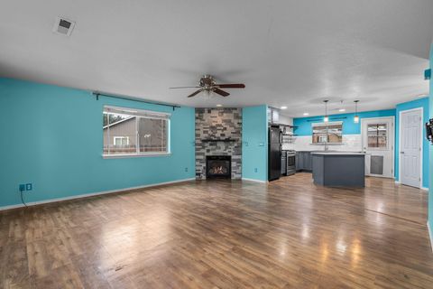 Tiny photo for 485 SE Ponderosa Drive, Madras, OR 97741 (MLS # 220213961)