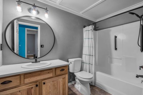 Tiny photo for 485 SE Ponderosa Drive, Madras, OR 97741 (MLS # 220213961)