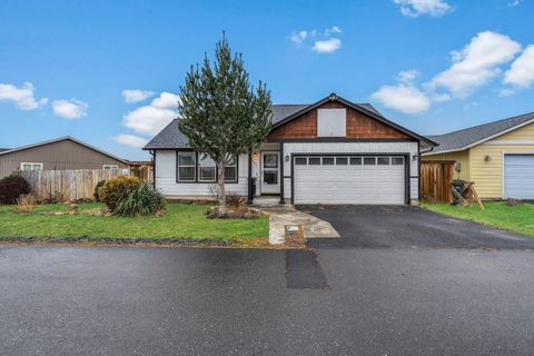 Tiny photo for 485 SE Ponderosa Drive, Madras, OR 97741 (MLS # 220213961)