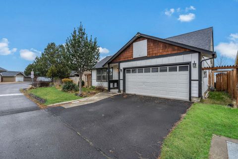 Tiny photo for 485 SE Ponderosa Drive, Madras, OR 97741 (MLS # 220213961)