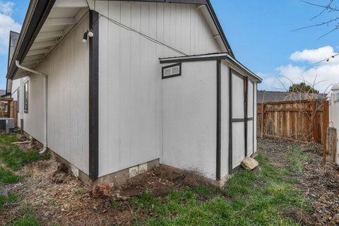 Tiny photo for 485 SE Ponderosa Drive, Madras, OR 97741 (MLS # 220213961)