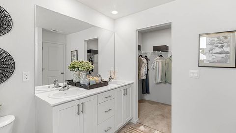 Tiny photo for 2609 Steadman Avenue, Medford, OR 97501 (MLS # 220213159)