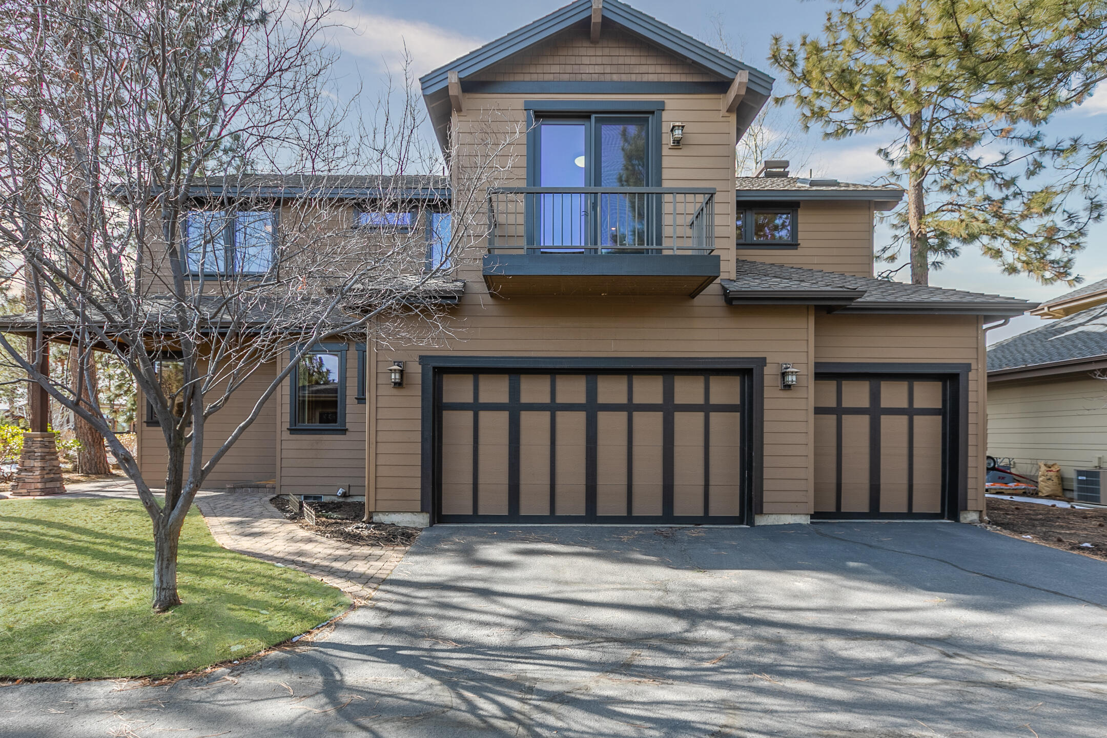 Three Pines - Residential