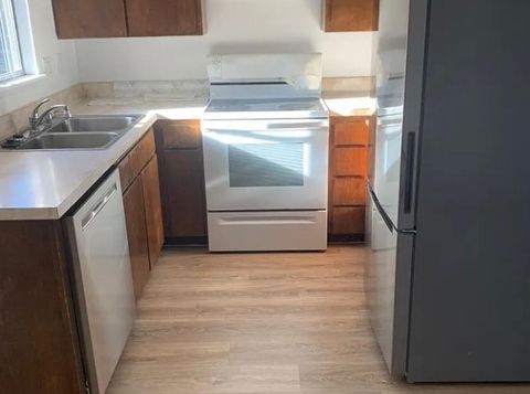 Tiny photo for 2634 SW Umatilla Court, Redmond, OR 97756 (MLS # 220213937)