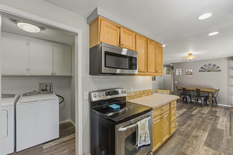 Tiny photo for 53262 Riverview Drive, La Pine, OR 97739 (MLS # 220213593)