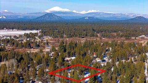Tiny photo for 53262 Riverview Drive, La Pine, OR 97739 (MLS # 220213593)