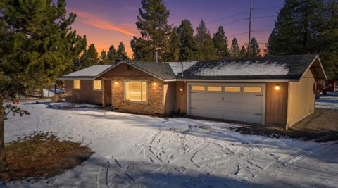 Photo of 53262 Riverview Drive, La Pine, OR 97739 (MLS # 220213593)