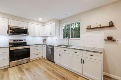 Tiny photo for 16826 Brenda Drive, Bend, OR 97707 (MLS # 220217548)