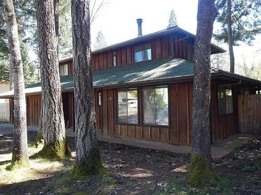 Cozy & comfortable home near town & shopping. Offering great character with wood beams & angled roof lines. The large pine trees give it a lovely country feel.   This one won't last long, schedule your appointment today!!