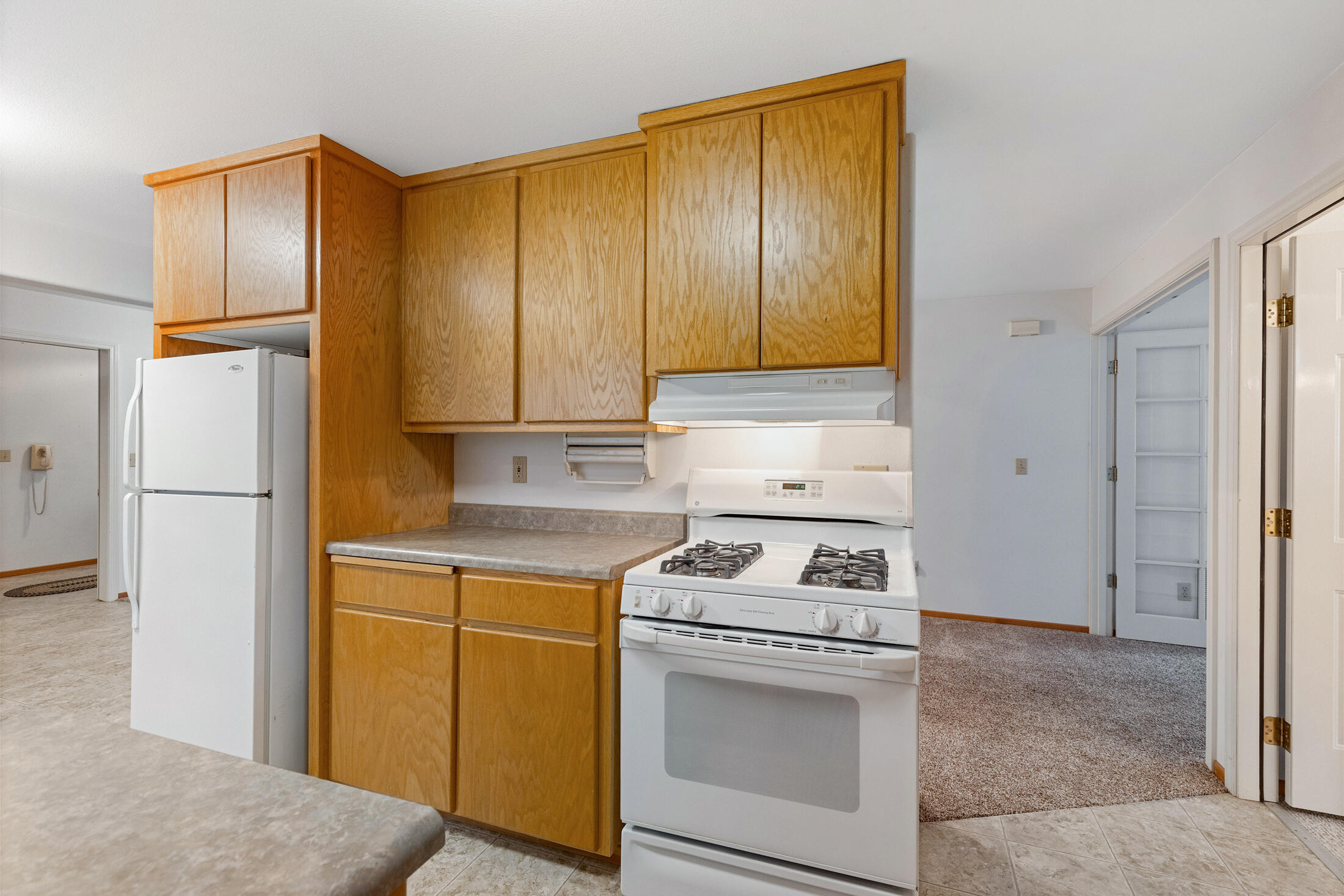 Glendale, Tow NOf Julia - Residential