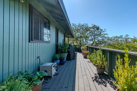 Tiny photo for 132 High Oak Drive, Medford, OR 97504 (MLS # 220226777)