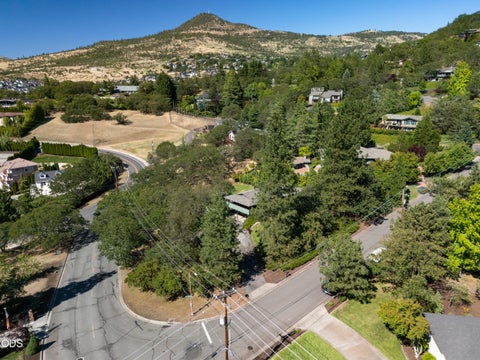 Tiny photo for 132 High Oak Drive, Medford, OR 97504 (MLS # 220226777)