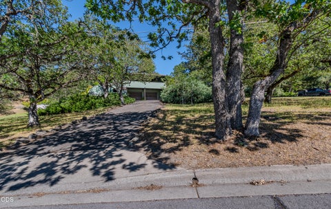 Tiny photo for 132 High Oak Drive, Medford, OR 97504 (MLS # 220226777)