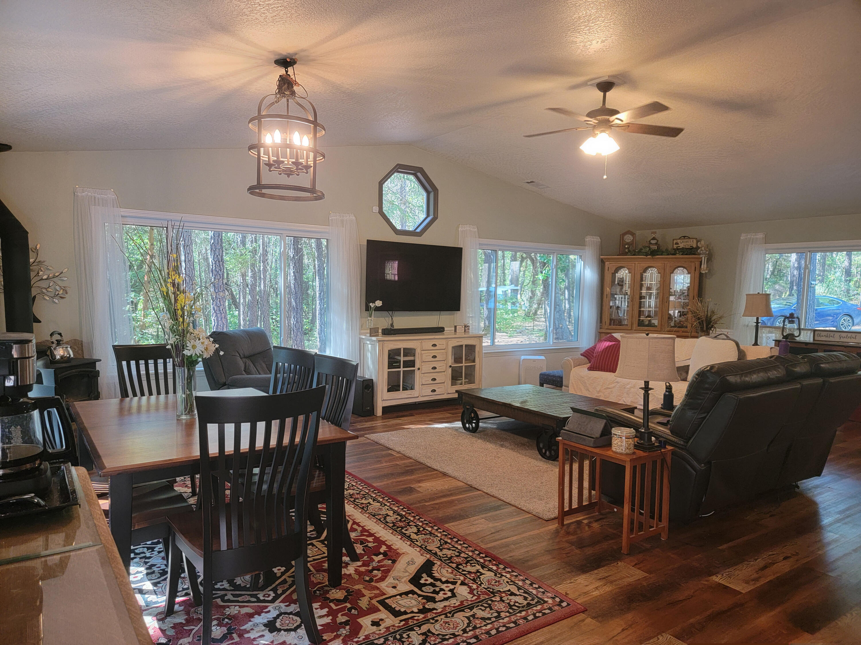 Cedarcrest Est - Residential