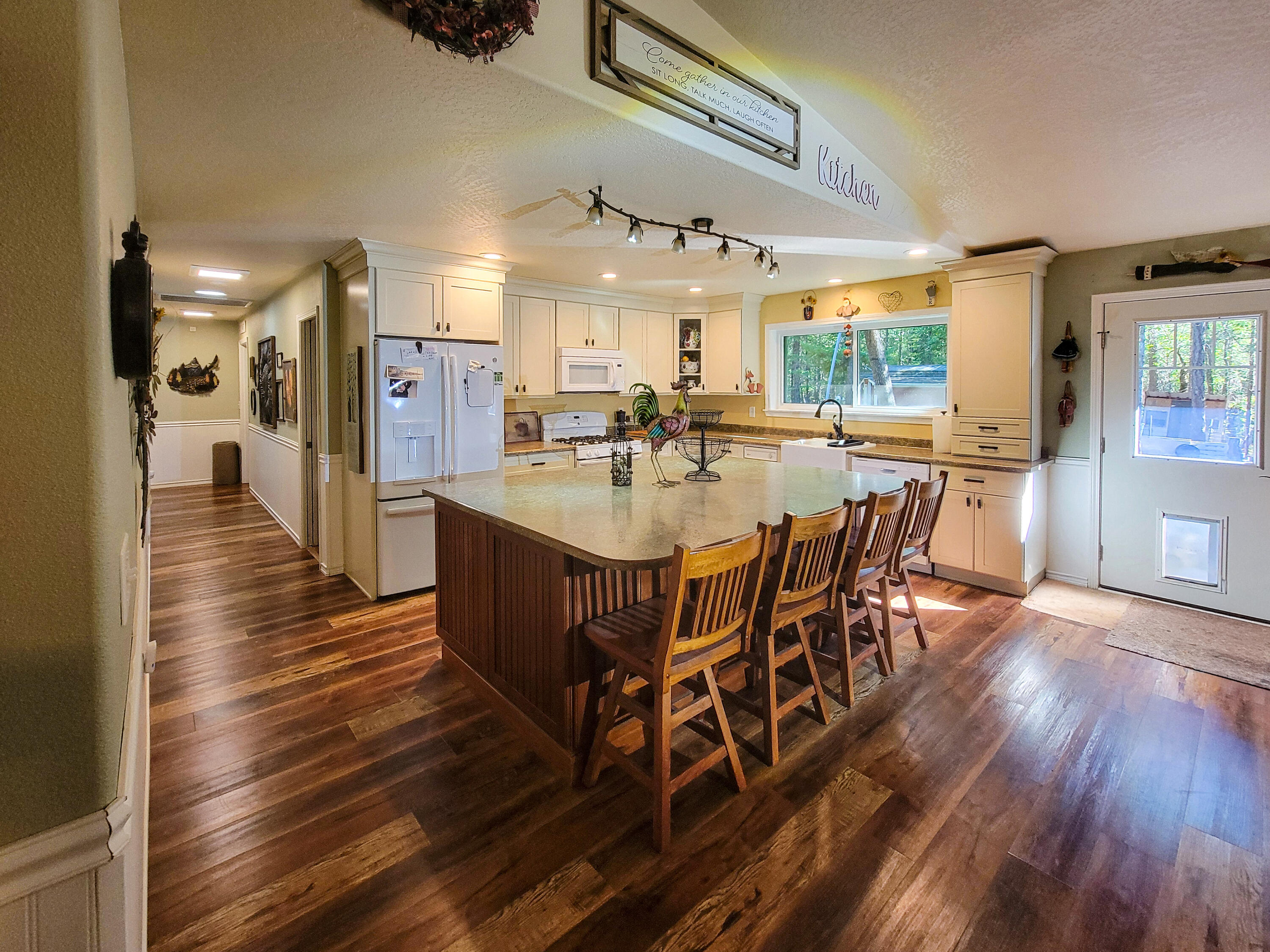 Cedarcrest Est - Residential