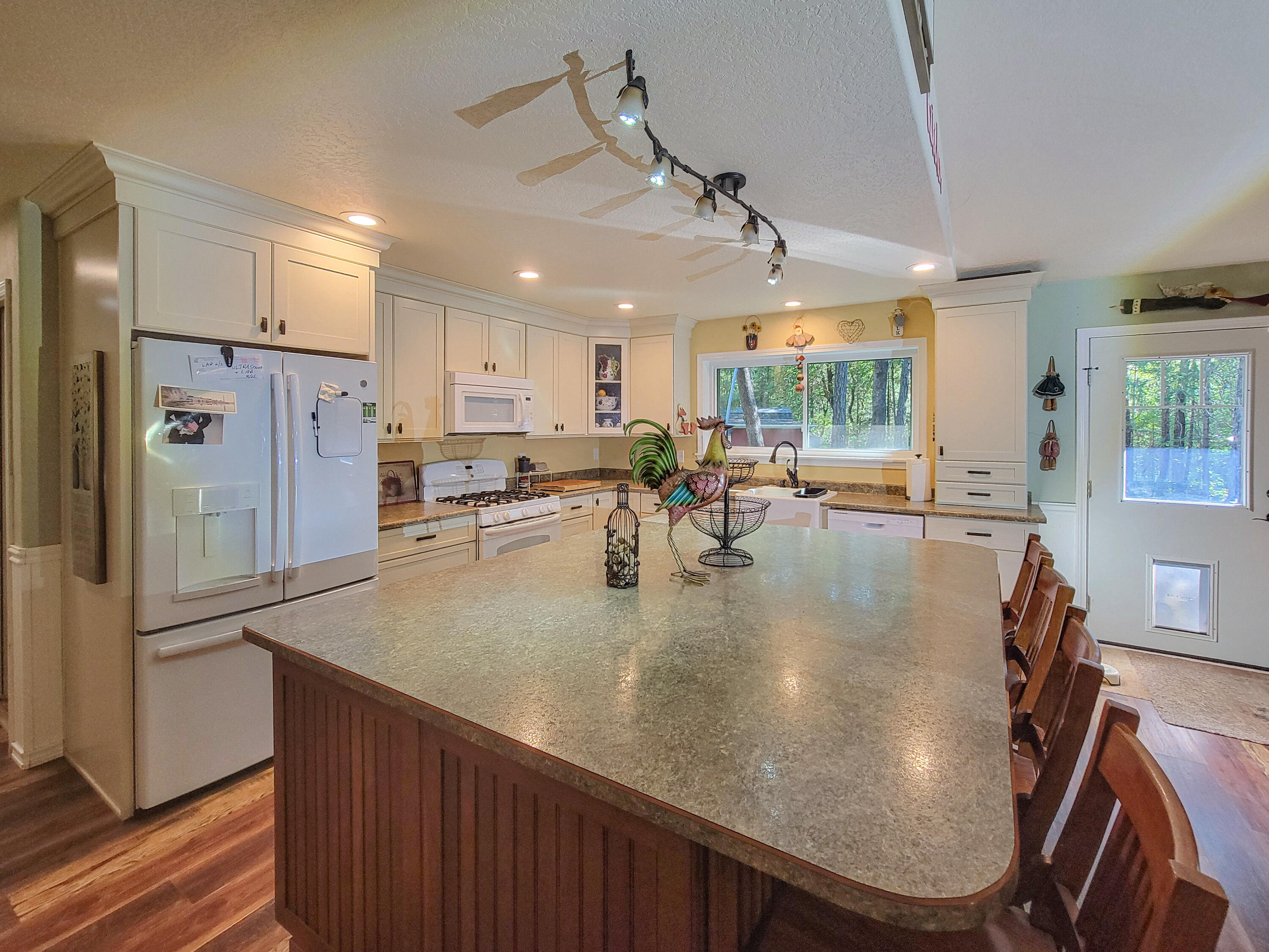 Cedarcrest Est - Residential