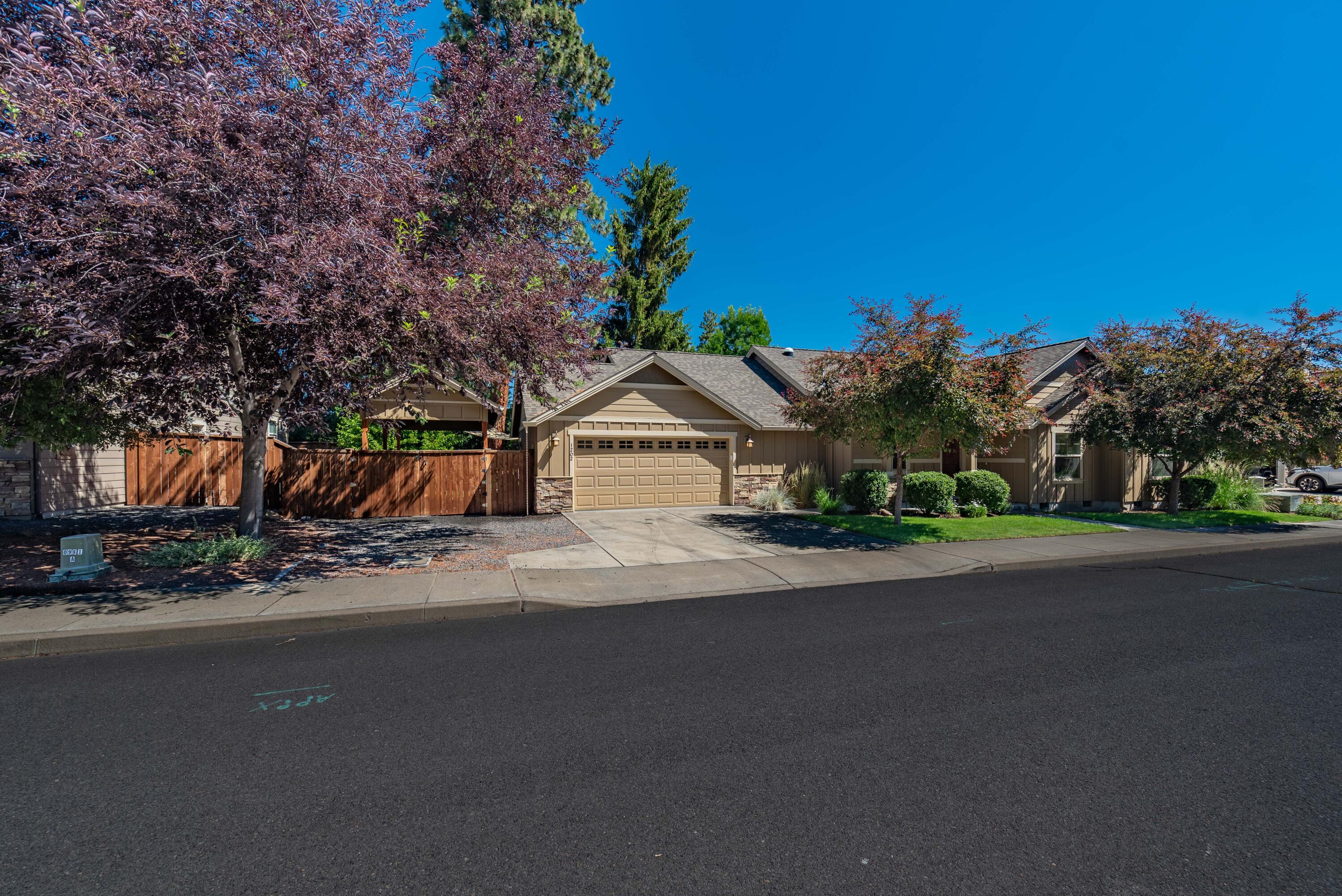 1202 SW McClellan Lane
