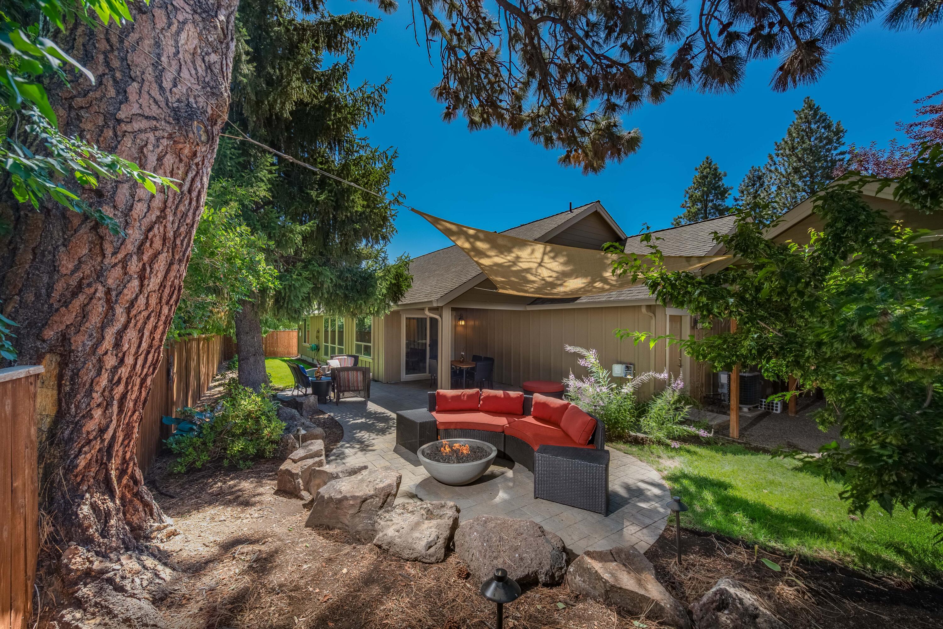 1202 SW McClellan Lane