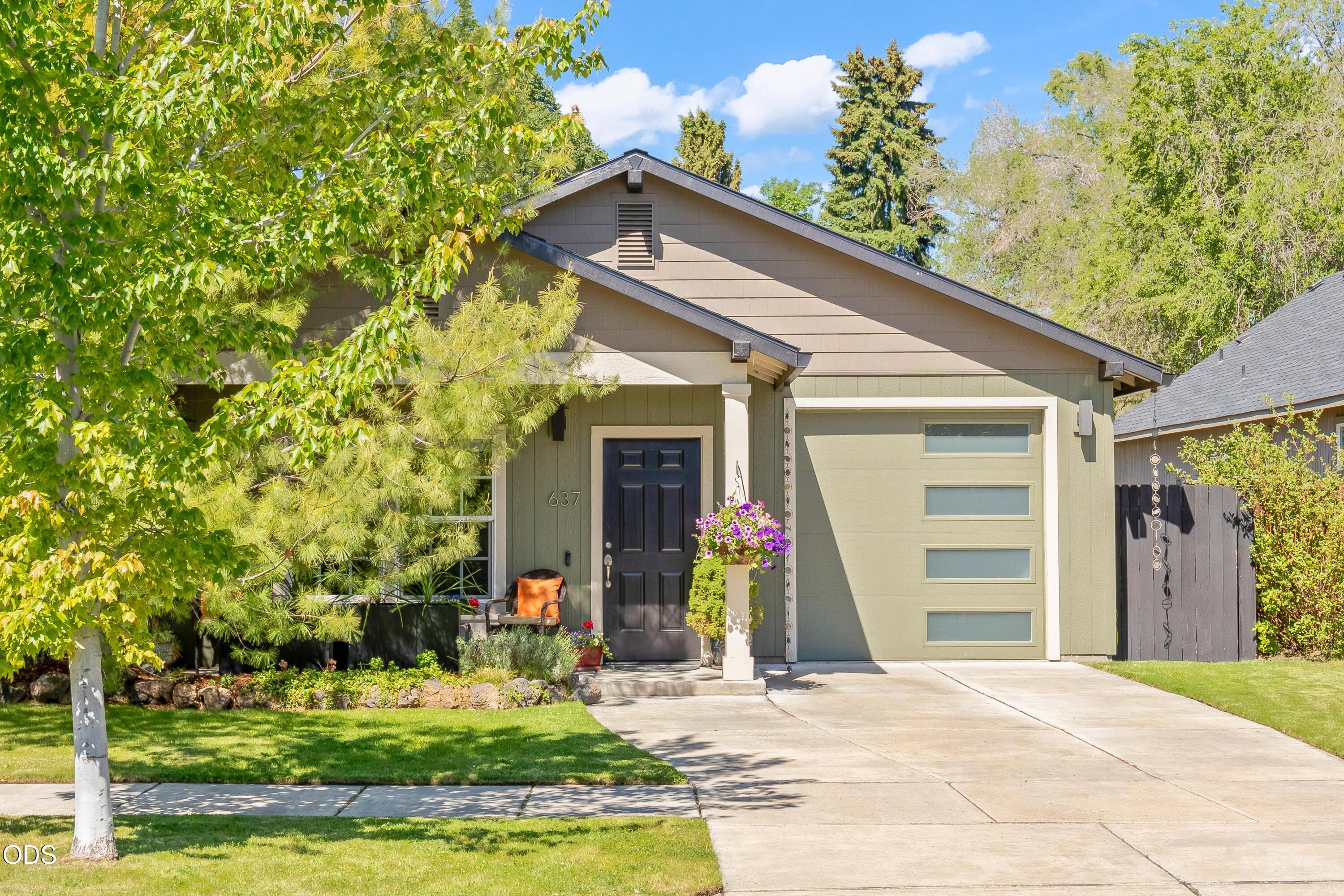 637 NE Mason