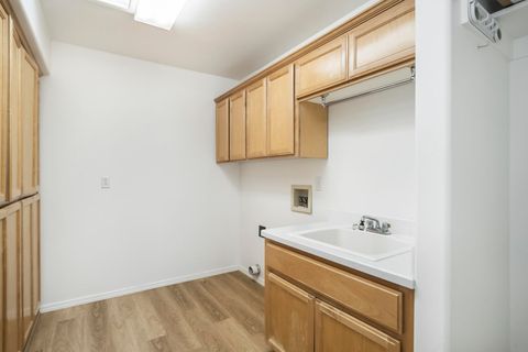 Tiny photo for 892 NW Chelsea Loop, Bend, OR 97703 (MLS # 220220163)