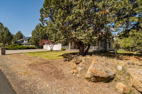 Tiny photo for 892 NW Chelsea Loop, Bend, OR 97703 (MLS # 220220163)