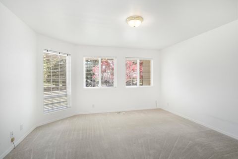 Tiny photo for 892 NW Chelsea Loop, Bend, OR 97703 (MLS # 220220163)