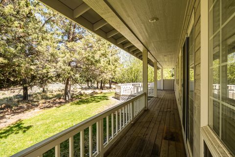 Tiny photo for 892 NW Chelsea Loop, Bend, OR 97703 (MLS # 220220163)