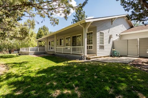 Tiny photo for 892 NW Chelsea Loop, Bend, OR 97703 (MLS # 220220163)