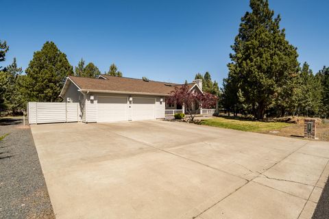 Tiny photo for 892 NW Chelsea Loop, Bend, OR 97703 (MLS # 220220163)