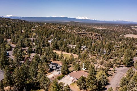 Tiny photo for 892 NW Chelsea Loop, Bend, OR 97703 (MLS # 220220163)