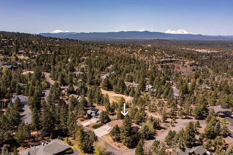Tiny photo for 892 NW Chelsea Loop, Bend, OR 97703 (MLS # 220220163)
