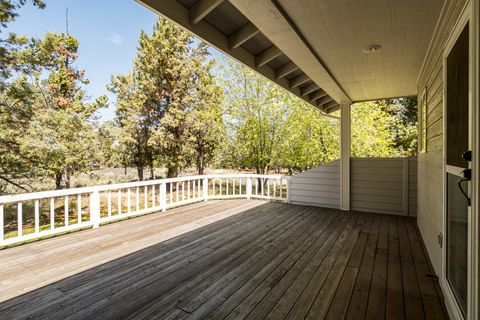 Tiny photo for 892 NW Chelsea Loop, Bend, OR 97703 (MLS # 220220163)