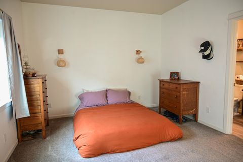 Tiny photo for 64618 Strickler Avenue, Bend, OR 97703 (MLS # 220215265)