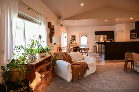 Tiny photo for 64618 Strickler Avenue, Bend, OR 97703 (MLS # 220215265)