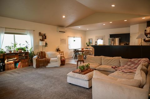 Tiny photo for 64618 Strickler Avenue, Bend, OR 97703 (MLS # 220215265)