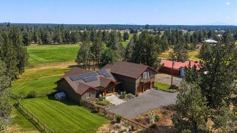 Photo of 69175 Holmes Road, Sisters, OR 97759 (MLS # 220225624)