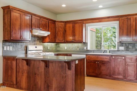 Tiny photo for 69175 Holmes Road, Sisters, OR 97759 (MLS # 220225624)