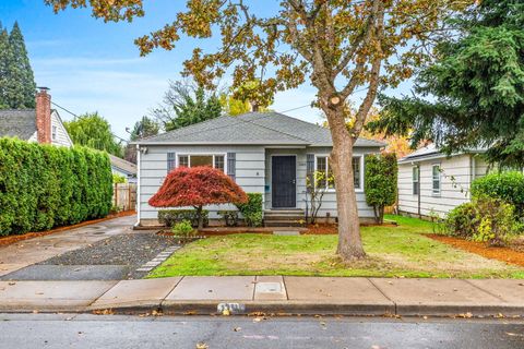 Photo of 1245 Park Avenue NE, Salem, OR 97301 (MLS # 220211581)