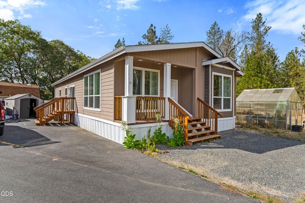 2085 STRINGER GAP RD, GRANTS PASS, OR 97527 - Image 32ea8faebfb92c9df81fcfa257704cb3/2929504837