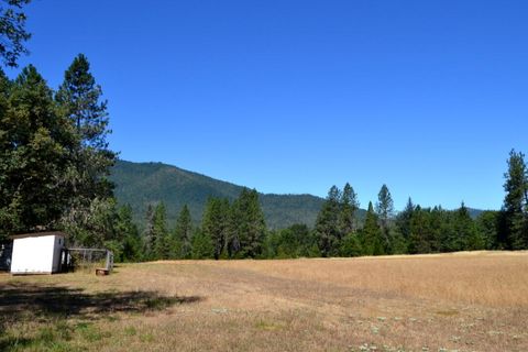 Tiny photo for 1100 Southside Road, Grants Pass, OR 97527 (MLS # 220219889)