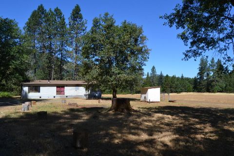Tiny photo for 1100 Southside Road, Grants Pass, OR 97527 (MLS # 220219889)
