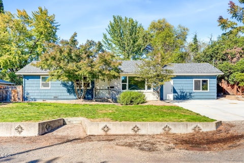 Photo of 1617 Stratford Avenue, Medford, OR 97504 (MLS # 220229783)
