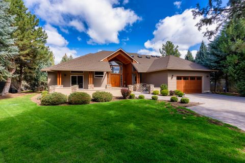 1953 Kingfisher Circle Redmond OR 97756