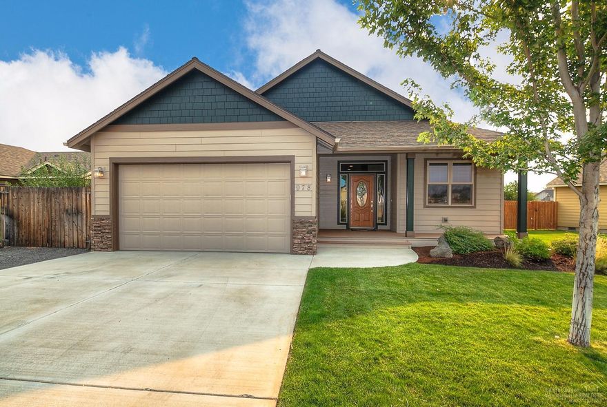 (See attached docs for upgrades) Single level home with custom features. Quality throughout this 3 bed 2 bath plus den. Kitchen features tile/hickory cabinets, Thermador range, huge pantry. Great room has corner gas fireplace. Gorgeous master suite w/ soaking tub, shower & large walk-in closet. Super energy efficient home.