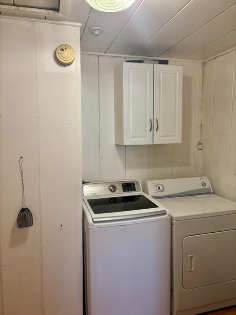 Tiny photo for 2546 Applegate Avenue, Klamath Falls, OR 97601 (MLS # 220212099)
