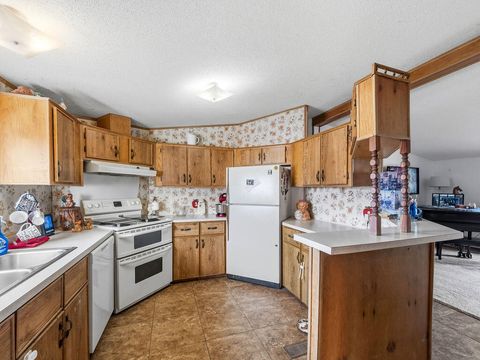 Tiny photo for 22994 Highway 50, Merrill, OR 97633 (MLS # 220216695)