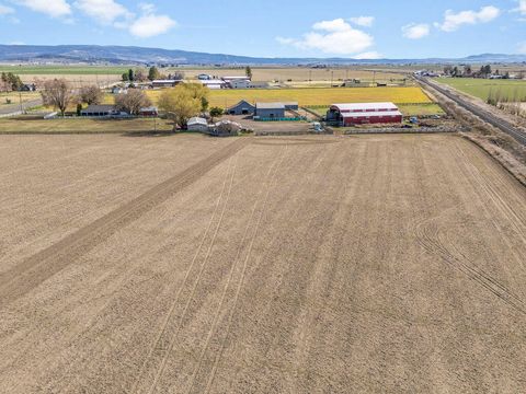 Tiny photo for 22994 Highway 50, Merrill, OR 97633 (MLS # 220216695)