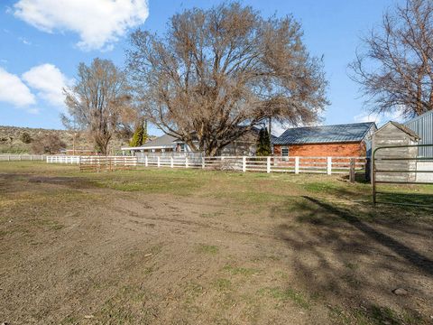 Tiny photo for 22994 Highway 50, Merrill, OR 97633 (MLS # 220216695)